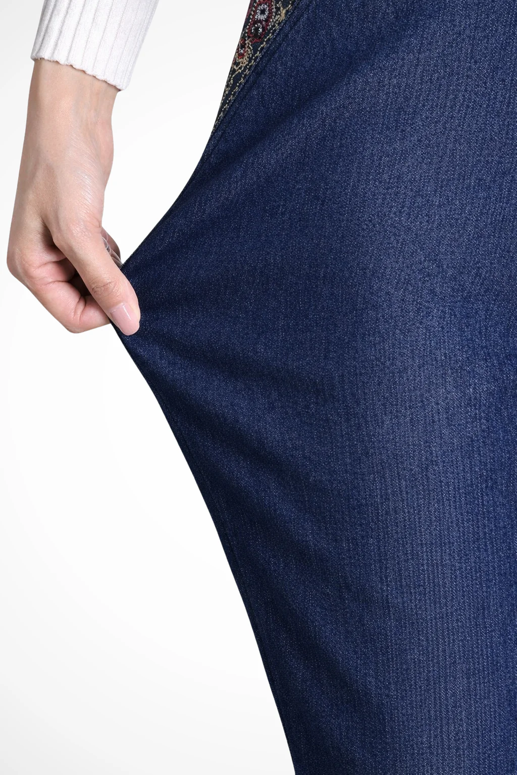 Millie | Women Elastic Waist Straight Leg Denim Trousers with Embroidered Detail - Image 9